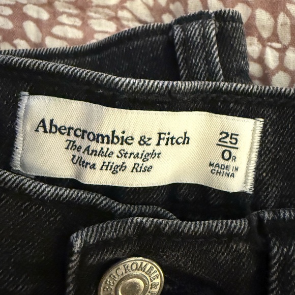 Abercrombie & Fitch Ankle Straight Ultra High Rise Jeans Distressed Black Size 0 - Picture 2 of 6
